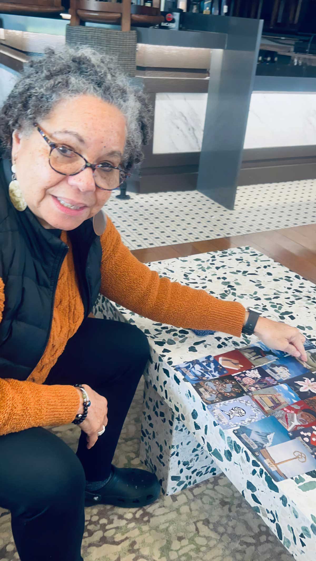 Erika Robinson reading Lenormand at StaarCon 2024.